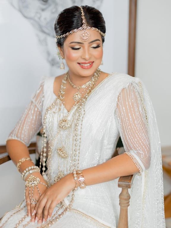 Traditional Kandyan bridal makeup package by Kocofay Makeup Studio for a cultural and elegant wedding look