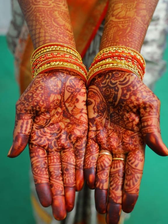Mehendi makeup services at Kocofay Makeup Studio for a vibrant and beautiful bridal look